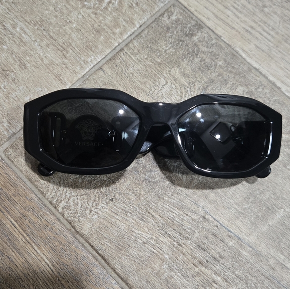 Versace X Kith Black and Gold Sunglasses Unisex main image 8